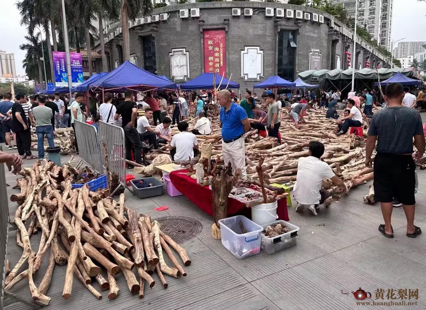 市场上常见的海南黄花梨原木新料